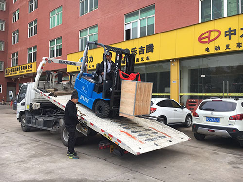 廈門電動叉車公司，銷售比亞迪電動叉車2.5噸一臺